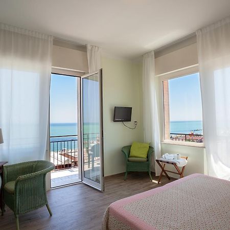 Hotel Bianchi Nicola ปอร์โตเรกานาติ ภายนอก รูปภาพ