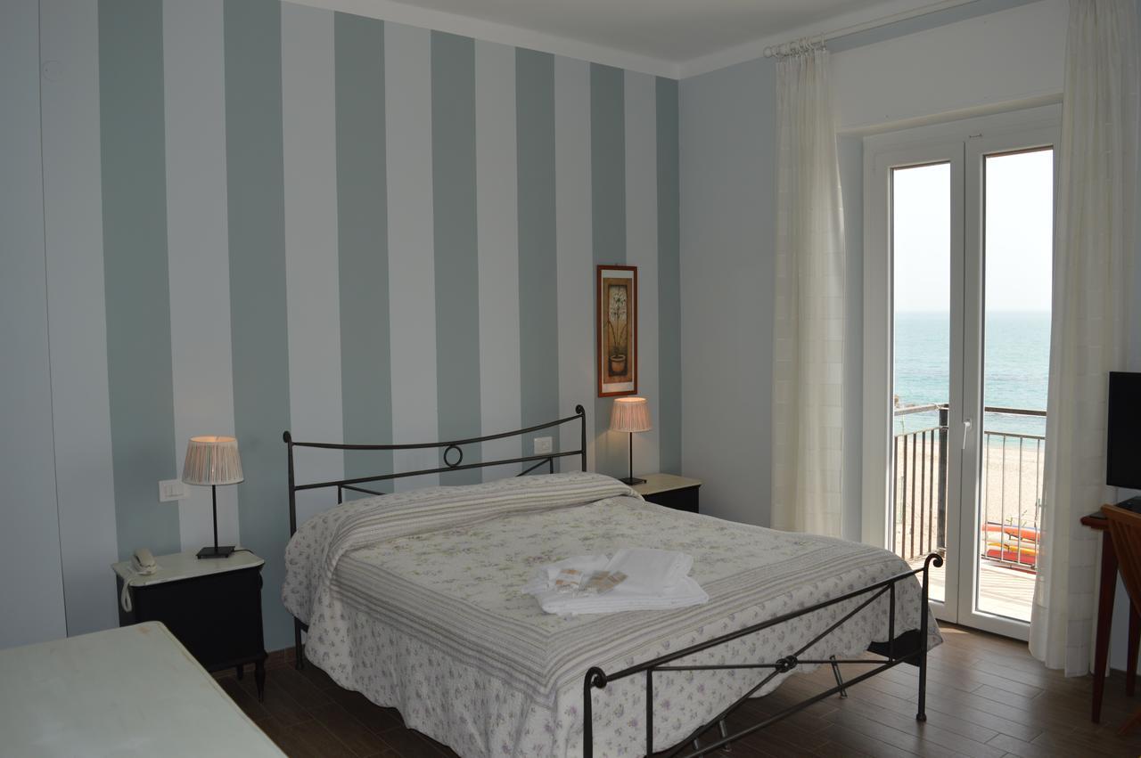 Hotel Bianchi Nicola ปอร์โตเรกานาติ ภายนอก รูปภาพ