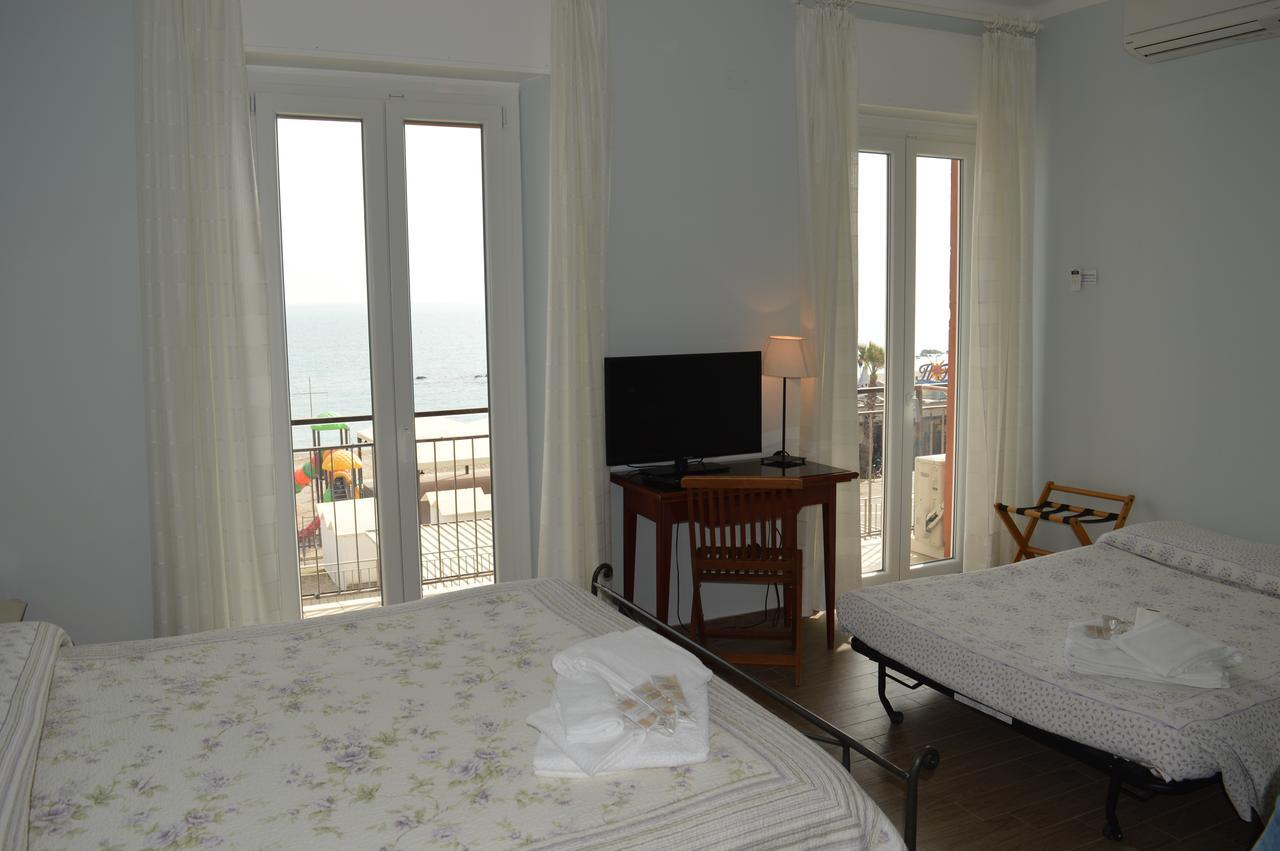 Hotel Bianchi Nicola ปอร์โตเรกานาติ ภายนอก รูปภาพ